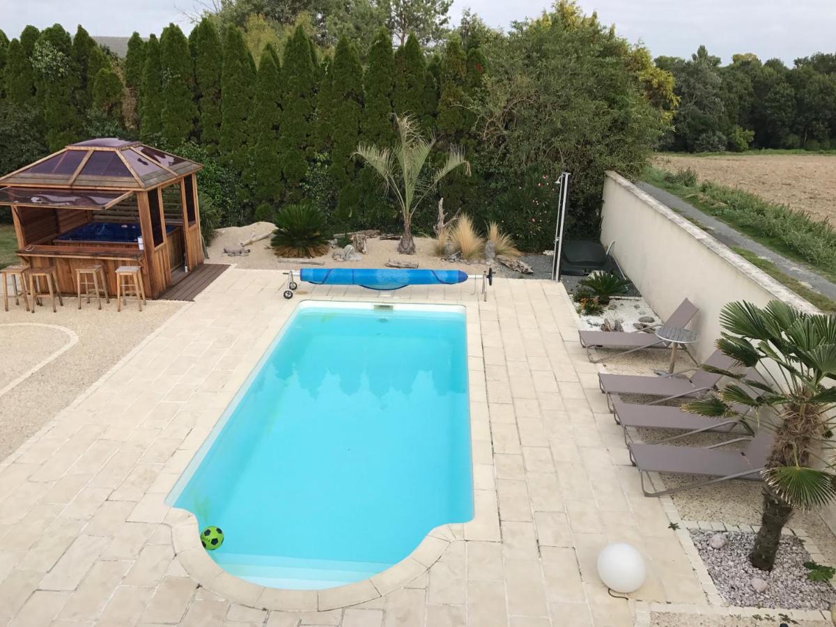 Piscine Et Jacuzzi A 2Km De La Plage De St Georges De Didonne Saint-Georges-de-Didonne Exterior foto